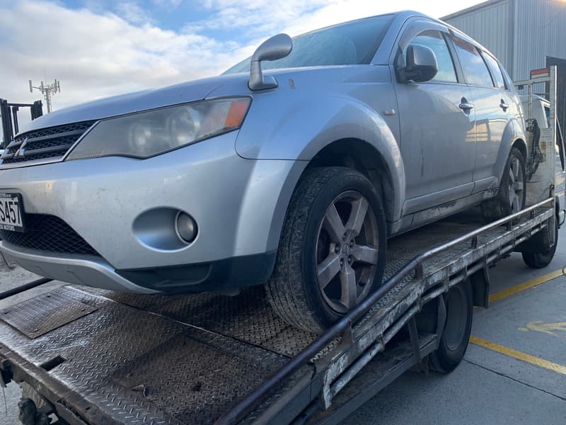 Tow truck collecting a car in Tauranga